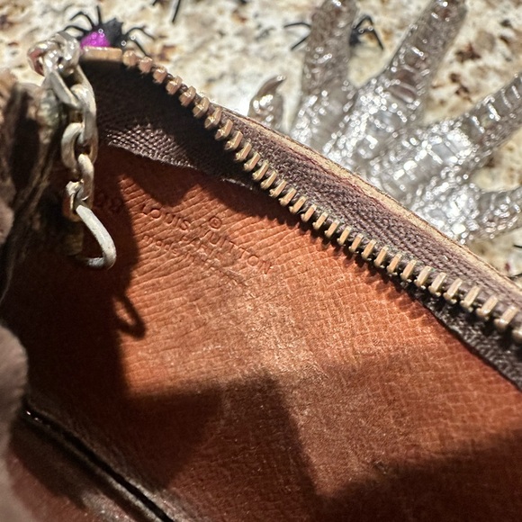 SOLD❤️Louis Vuitton Vintage Key pouch chain card holder - Picture 9 of 11